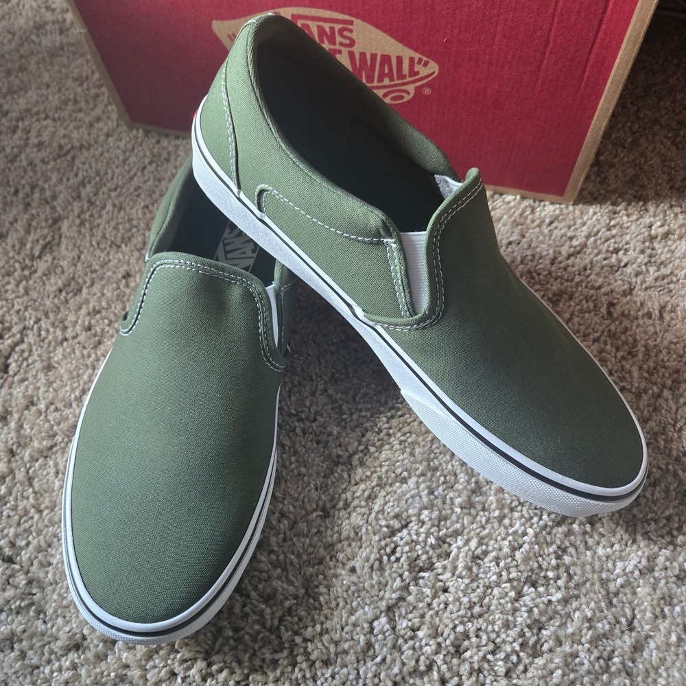 Vans Asher Slip On Mens 10 Green Pine Forest New in box VN000CSNEN6